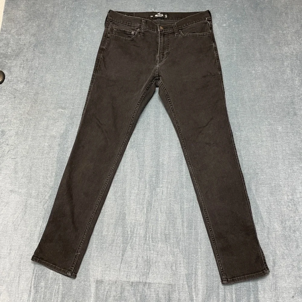 Hollister Jeans Mens 31x32 Black Denim Casual Dark Wash Everyday Wear Skinny Leg